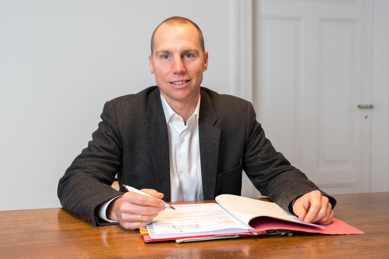 Rechtsanwalt Alexander Grassmann hat zum 1. September seine Arbeit als ehrenamtlicher Beigeordneter der Stadt Landau aufgenommen.