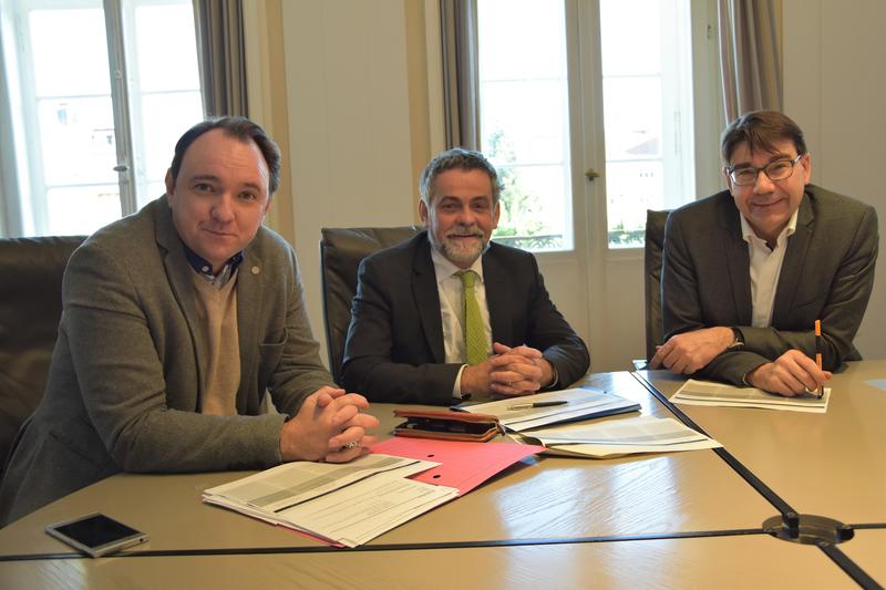 Freuen sich auf den Start der Landauer Akademie Gespr&auml;che 2019/2020: Dr. Timo Werner (von links), Dr. Christoph Picker und Oberb&uuml;rgermeister Thomas Hirsch.