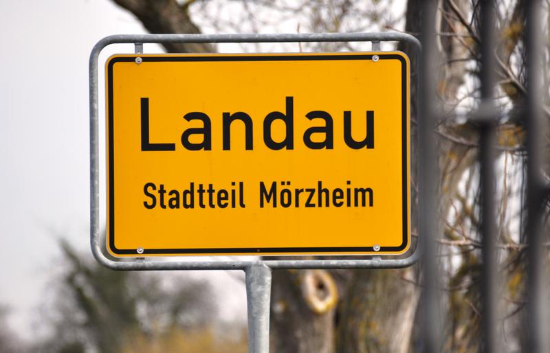M&ouml;rzheim bildet den Auftakt der OB-Sprechstunden in den Ortsteilen in diesem Jahr. Am 25. M&auml;rz ab 10 Uhr kommt Oberb&uuml;rgermeister Thomas Hirsch im Ortsvorsteherinnenb&uuml;ro in der M&ouml;rzheimer Hauptstra&szlig;e 31 mit interessierten B&uuml;rgerinnen und B&uuml;rgern ins Gespr&auml;