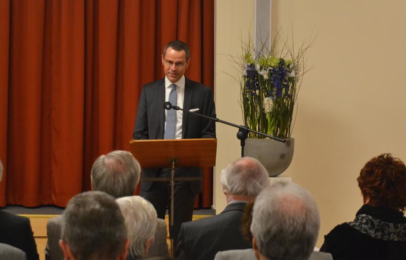 Ihr 30j&auml;hriges Bestehen beging die Gesellschaft f&uuml;r christlich-j&uuml;dische Zusammenarbeit Pfalz mit einem Festakt im Gemeindesaal der Stiftskirche. Zu den Gratulanten z&auml;hlte auch B&uuml;rgermeister Dr. Maximilian Ingenthron, der den anwesenden Mitgliedern der Ges