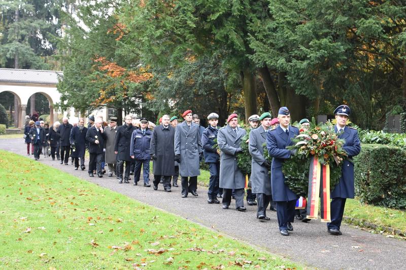 Die Reservistenkameradschaft Landau richtet auch jedes Jahr die &ouml;ffentliche Gedenkfeier zum Volkstrauertag auf dem Hauptfriedhof Landau aus.