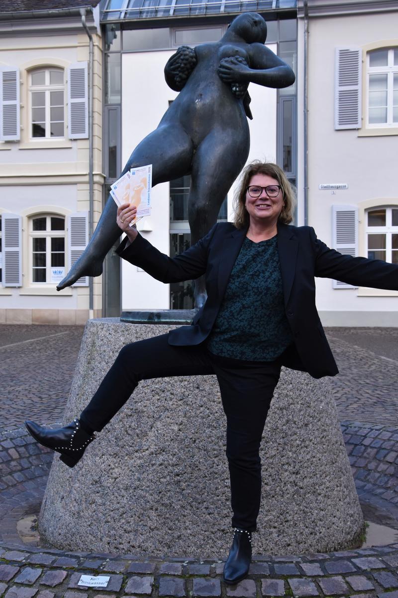 Vorfreude bei der Gleichstellungsbeauftragten der Stadt Landau: Evi Julier freut sich auf die Premiere der Veranstaltungsreihe &raquo;Landauer Frauenzimmer&laquo;. 