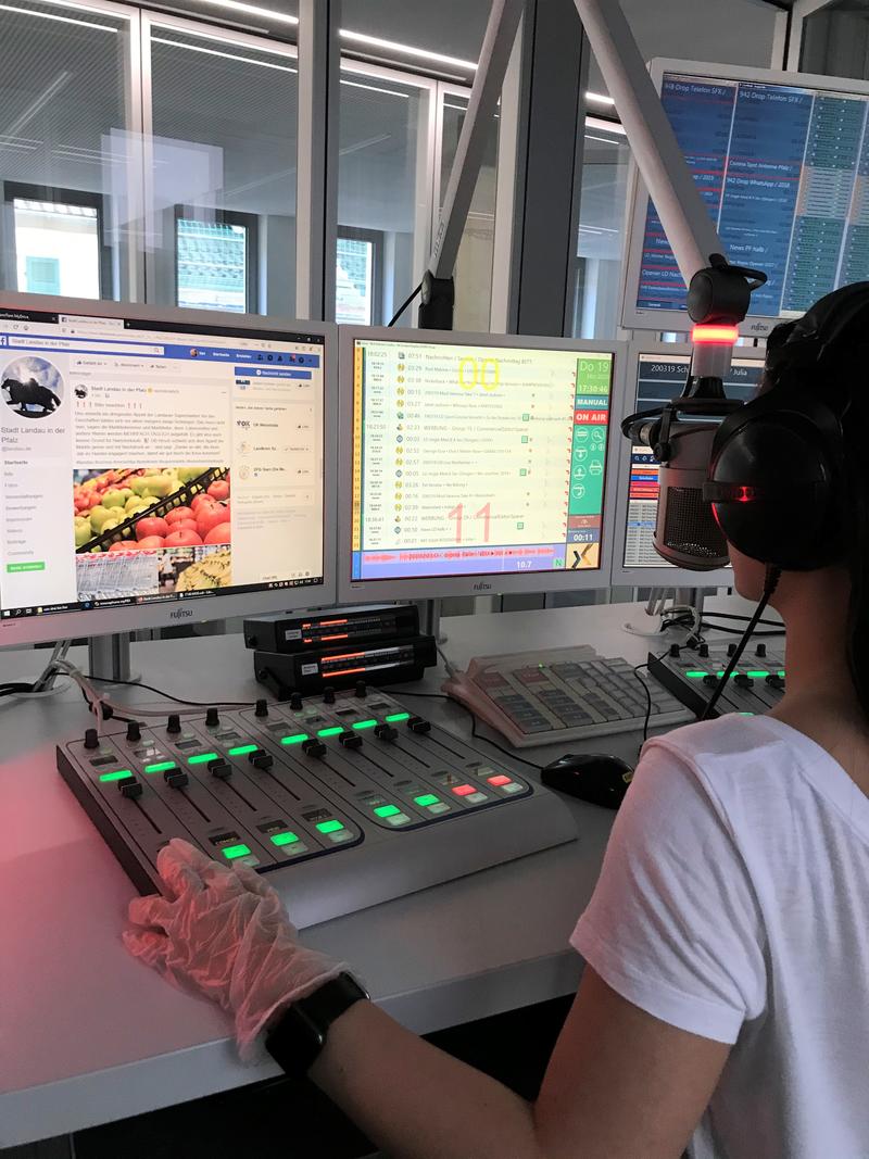 &raquo;Zuhause ist's doch immer noch am sch&ouml;nsten - und am sichersten&laquo;: Die Stadt Landau wirbt mit Spots beim lokalen Radiosender Antenne Landau f&uuml;r ein klares #StayHome in der aktuellen Corona-Krise.