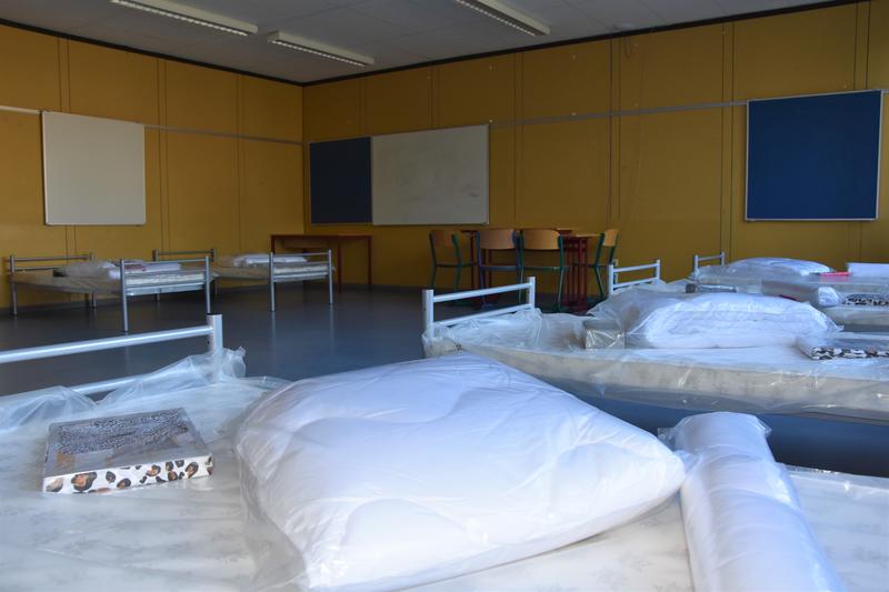 Ein Blick in die Landauer IGS, in der aktuell Notkrankenhaus-Strukturen aufgebaut werden.