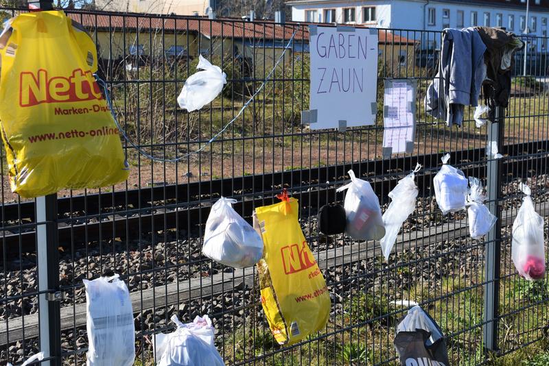 Auch Landau hat jetzt einen "Gabenzaun" - direkt am Mitfahrerparkplatz in der N&auml;he der Queichheimer Br&uuml;cke.