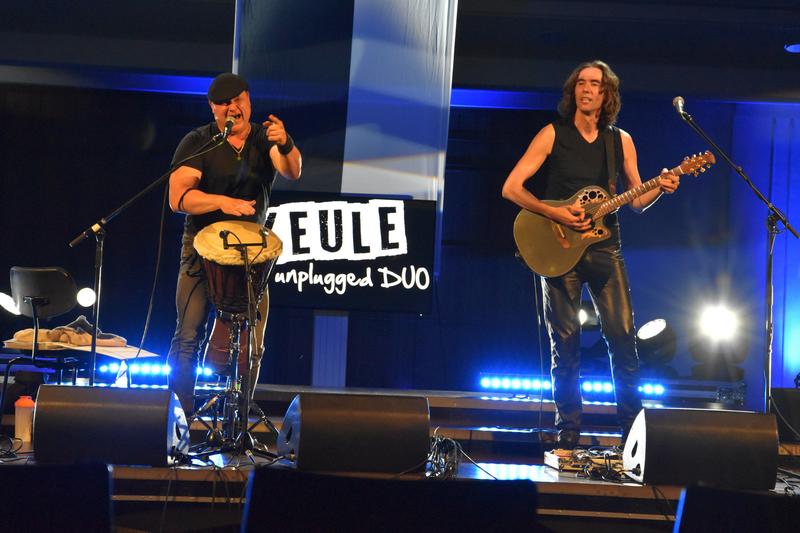Rockten auch unplugged den Stadtgeburtstag: Christian &raquo;Keule&laquo; Haas und Max Jeschek. (Quelle: Stadt Landau)