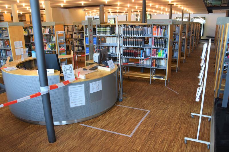 Auch in der Stadtbibliothek Landau gelten aktuell besondere Corona-Regeln.