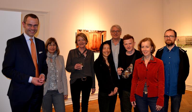 Freuen sich &uuml;ber die gelungene Kooperation zwischen St&auml;dtischer Galerie Villa Streccius und K&uuml;nstlerhaus Edenkoben (v.l.n.r.): B&uuml;rgermeister und Kulturdezernent Dr. Maximilian Ingenthron, Sabine Haas, Leiterin der st&auml;dtischen Kulturabteilung, Jutta Schmit