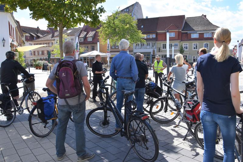 Die gef&uuml;hrten STADTRADELN-Touren - wie hier zur neuen Innenstadtmobilit&auml;t - stie&szlig;en auf gro&szlig;es Interesse.