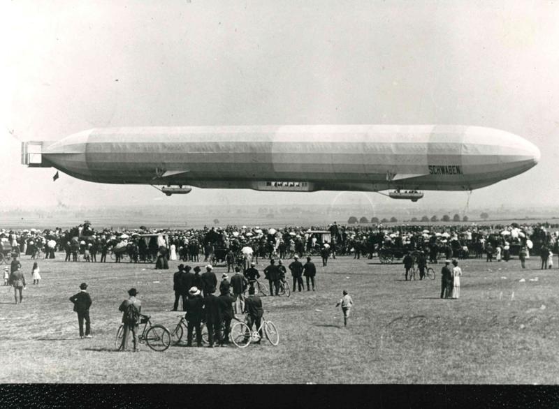 Was f&uuml;r ein Spektakel: Am 3. September 1911 landete die L10 Schwaben auf dem Landauer Ebenberg. 