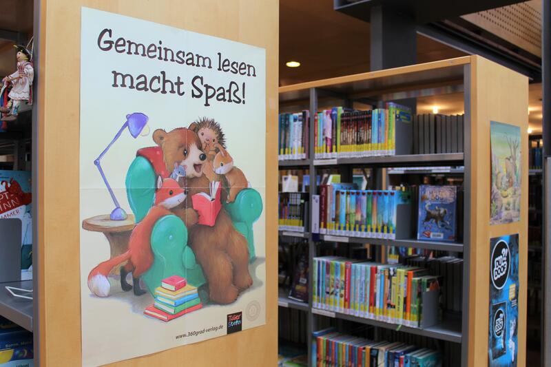 Ab Donnerstag, 11. M&auml;rz, d&uuml;rfen Besucherinnen und Besucher wieder selbstst&auml;ndig durch die Regalreihen der Stadtbibliothek st&ouml;bern. 