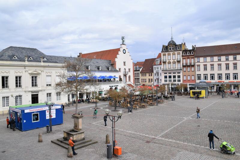 Der Rathausplatz in Landau. Die Stadt hat eine f&uuml;r Sonntag hier geplante Kundgebung untersagt. 