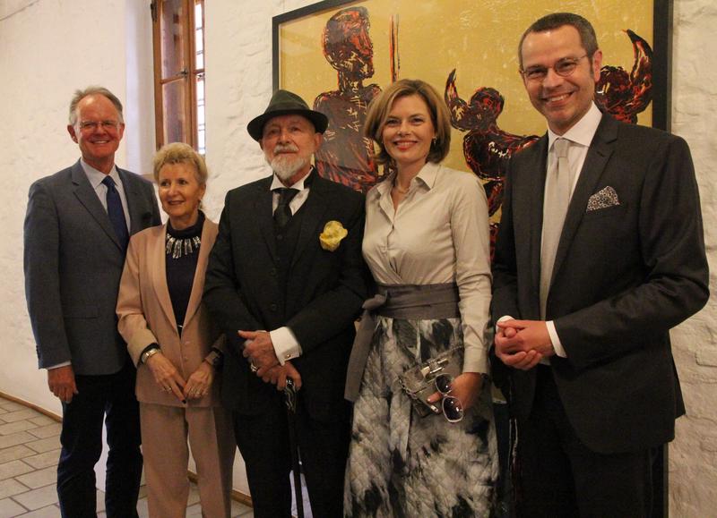 Gemeinsam bei der Vernissage zur Er&ouml;ffnung der Kunstausstellung &raquo;Markus L&uuml;pertz - Arkadien&laquo; in der Galerie Z: B&uuml;rgermeister und Kulturdezernent Dr. Maximilian Ingenthron, Landes- und Fraktionsvorsitzende der CDU Rheinland Pfalz Julia Kl&ouml;ckner, Markus L&uuml;pe