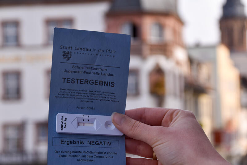 Das Testzentrum in der Jugendstil-Festhalle verk&uuml;rzt seine &Ouml;ffnungszeiten.