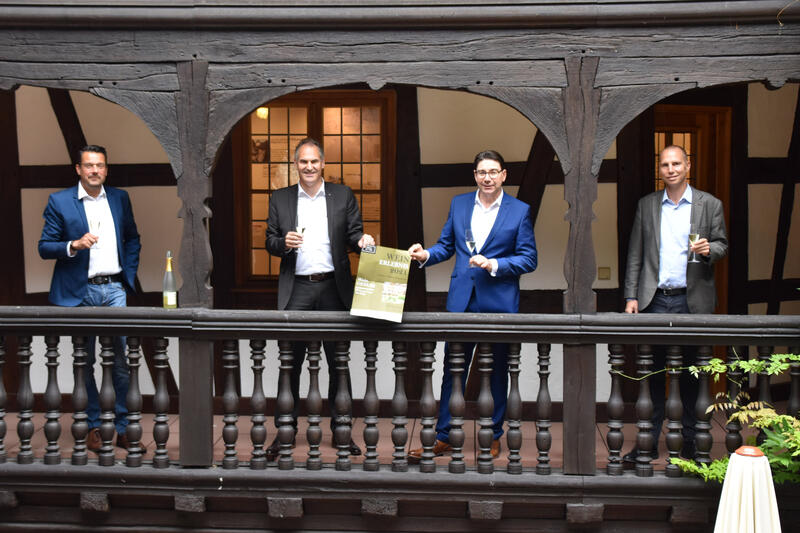 Der Gesch&auml;ftsf&uuml;hrer der Veranstaltungsgesellschaft Landau S&uuml;dliche Weinstra&szlig;e, Bernd Wichmann, Landrat Dietmar Seefeldt, Oberb&uuml;rgermeister Thomas Hirsch und Tourismusdezernent Alexander Grassmann bei der Vorstellung des Weinerlebnis-Konzepts.