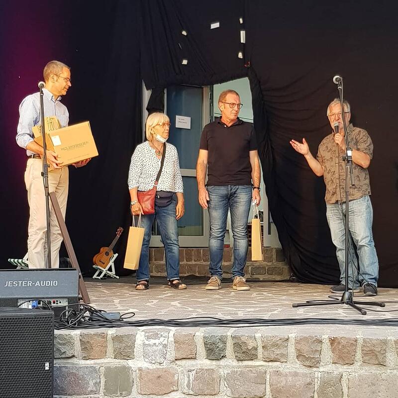 B&uuml;rgermeister Dr. Maximilian Ingenthron, Gerri Marz, Thomas Kunz und Werner Kuntz (v.l.n.r.) bei der Auftaktveranstaltung auf der Landauer Hofb&uuml;hne. 