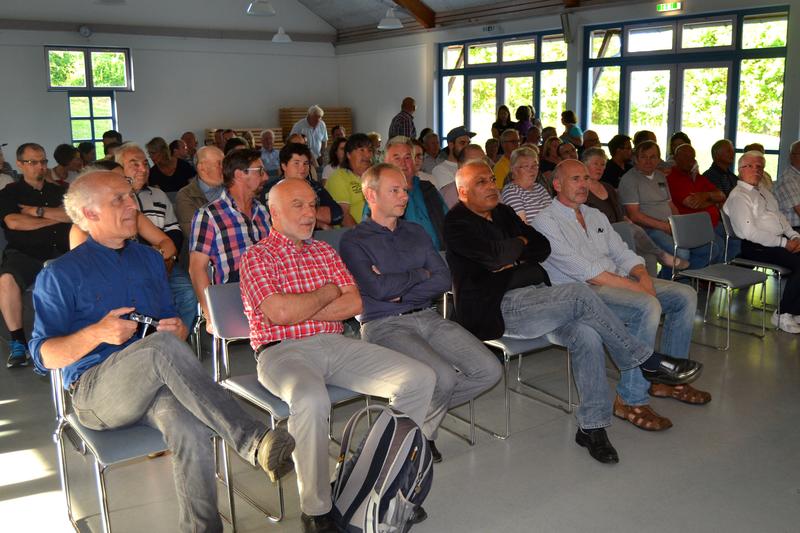 Gro&szlig;es Interesse: Trotz sommerlicher Temperaturen war die Informationsveranstaltung zum geplanten Ausbau von Arzheimer Hauptstra&szlig;e, Prinz-Eugen-Stra&szlig;e und Rohrgasse sehr gut besucht. 