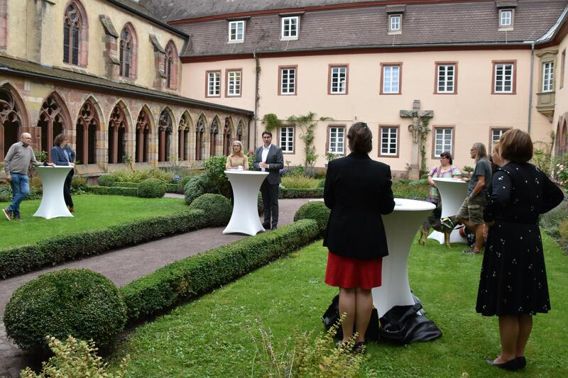 #engagiertinLD: OB Thomas Hirsch lud jetzt gemeinsam mit der st&auml;dtischen Ehrenamtskoordinatorin Angelika Kemmler zu einer Feierstunde f&uuml;r das Landauer Ehrenamt in den Kreuzgang der Augustinerkirche im Herzen der Stadt. 