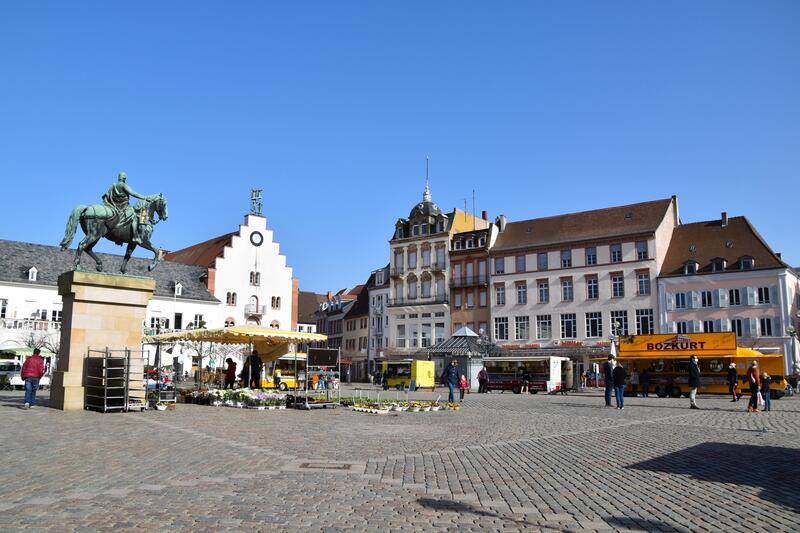 Der Wochenmarkt &raquo;Rund um den Luitpold&laquo; macht eine kurze Pause. 