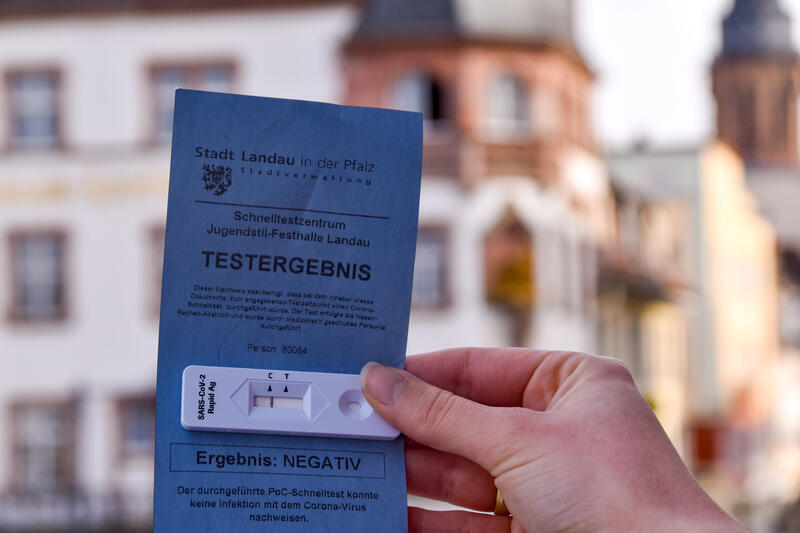 &raquo;Testen f&uuml;r alle&laquo;: Seit dem zur&uuml;ckliegenden Wochenende sind Corona-Schnelltests wieder f&uuml;r alle B&uuml;rgerinnen und B&uuml;rger in Deutschland kostenlos. 