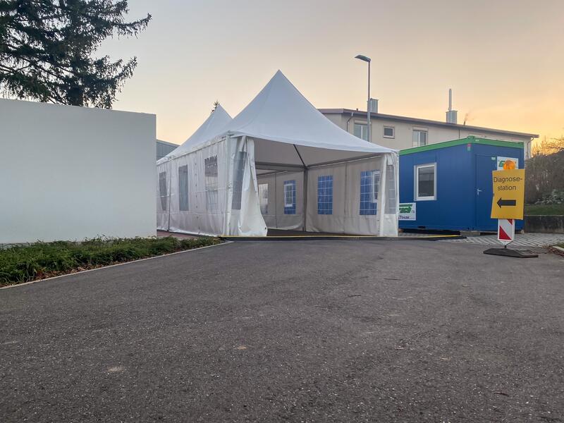 Das gemeinsame Diagnosezentrum der Stadt Landau und des Landkreises S&uuml;dliche Weinstra&szlig;e ist umgezogen: Ab sofort finden angemeldete Abstriche in der Arzheimer Stra&szlig;e 1 in Landau statt. 