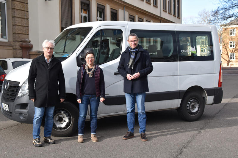 Bei einem digitalen Treffen am Mittwoch, 16. Februar, m&ouml;chte B&uuml;rgermeister Dr. Maximilian Ingenthron (rechts) gemeinsam mit der st&auml;dtischen Beauftragten f&uuml;r die Belange &auml;lterer Menschen, Ulrike Sprengling, und Rolf L&uuml;chow vom st&auml;dtischen Beirat f&uuml;r &auml;ltere