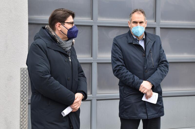 Gemeinsam mit dem Klinikum Landau-S&Uuml;W und dem Vinzentius-Krankenhaus Landau appellieren Landrat Dietmar Seefeldt und Oberb&uuml;rgermeister Thomas Hirsch an die B&uuml;rgerinnen und B&uuml;rger, weiterhin sehr vorsichtig zu sein.