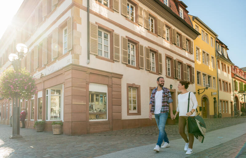Bei den G&auml;stef&uuml;hrungen durch Landau k&ouml;nnen Besucherinnen und Besucher gemeinsam die Geschichte der S&uuml;dpfalzmetropole entdecken. 