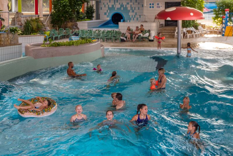 Das Freizeitbad LA OLA in Landau freut sich auch &uuml;ber Ostern auf Besucherinnen und Besucher. 