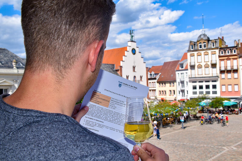 Die Stadt Landau ist auf der Suche nach einer neuen Weinhoheit (m/w/d).