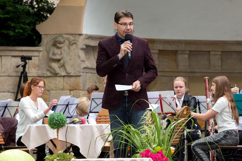 Am Sonntag, 18. Juni, l&auml;dt Oberb&uuml;rgermeister Thomas Hirsch zur zweiten Goetheparkplauderei in diesem Jahr. Das Thema lautet &raquo;Jahrestage in der Stadtgeschichte&laquo;, die musikalische Begleitung &uuml;bernimmt das Jugendblasorchester der Stadtkapelle. 